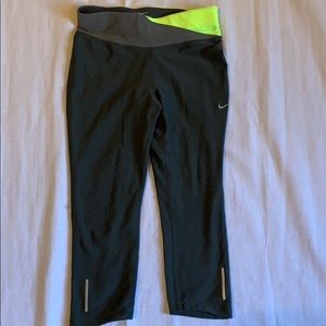 Cropped Nike Leggings